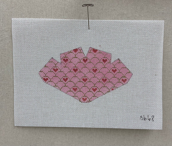 Strawberry - Small pink heart with gold scallop
