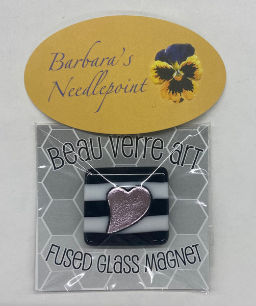 Dichrioc Pink Heart on Black and White Needle Minder