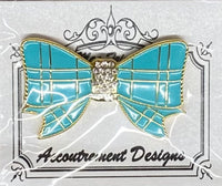 Aqua Bow with Crystals Needle Minder